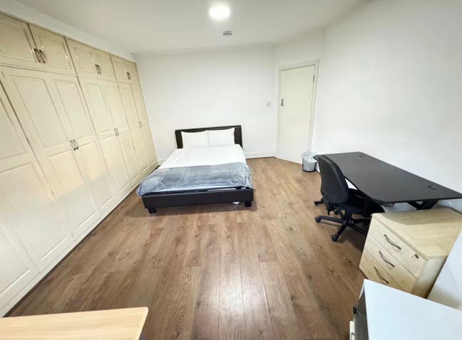 1/2min away Shops and Hendon central Double room Main Photo