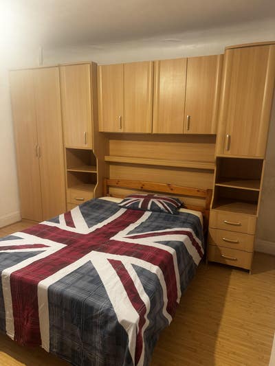 Spacious Rooms for Rent Main Photo