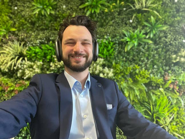 Respectful professional looking for a chill home Main Photo