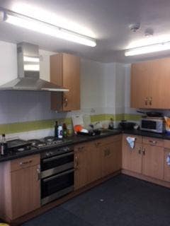 Mary Sturge single occupant flat double bed Main Photo