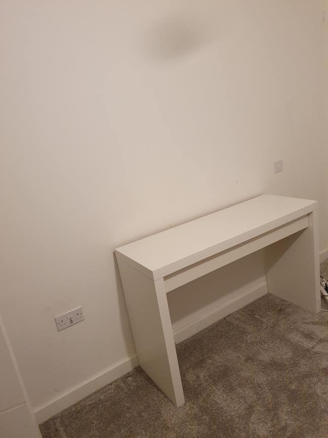 Double bedroom in new build complex in West Watfor Main Photo