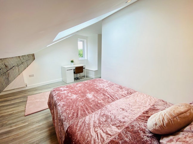 REDUCED 8 Bed House Fallowfield 🏡  Main Photo