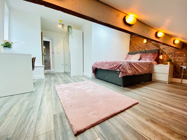 REDUCED 8 Bed House Fallowfield 🏡  Main Photo