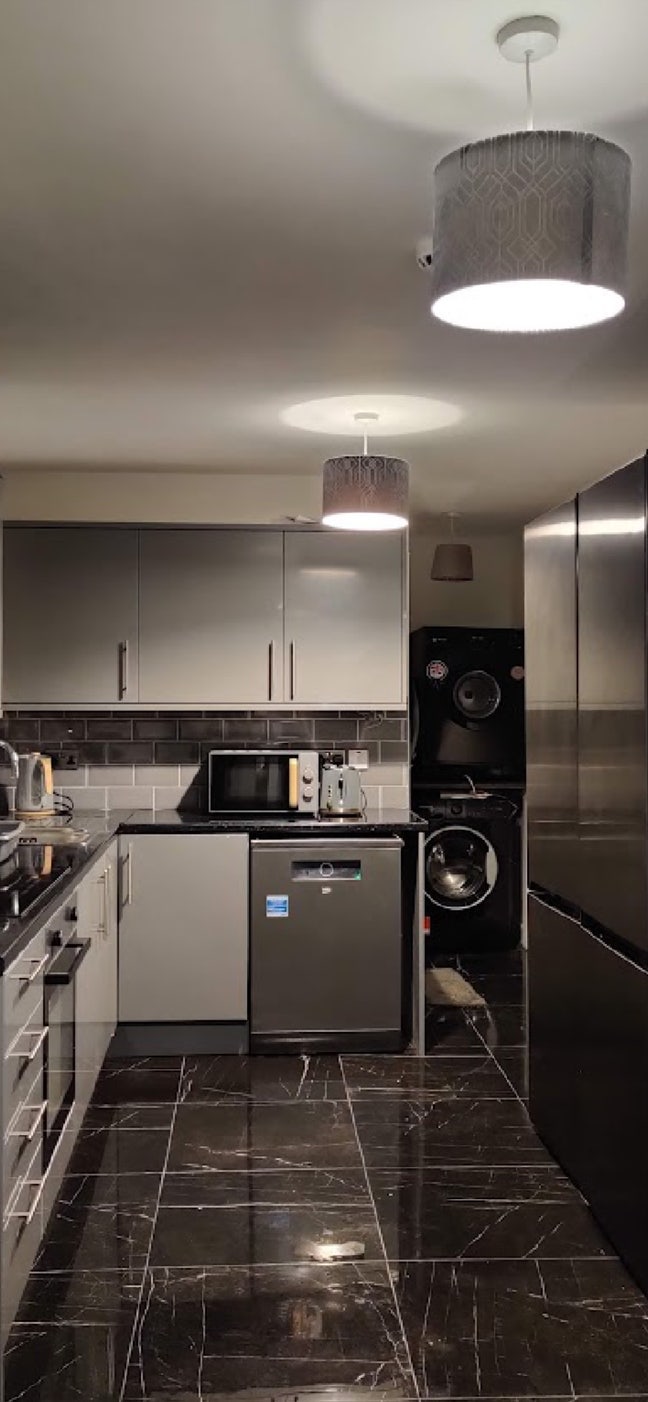 8 bedroom student House  Main Photo