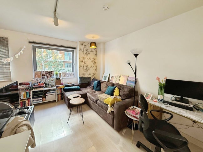 1 bedroom apartment to rent - Manor Mills, LS11 Main Photo