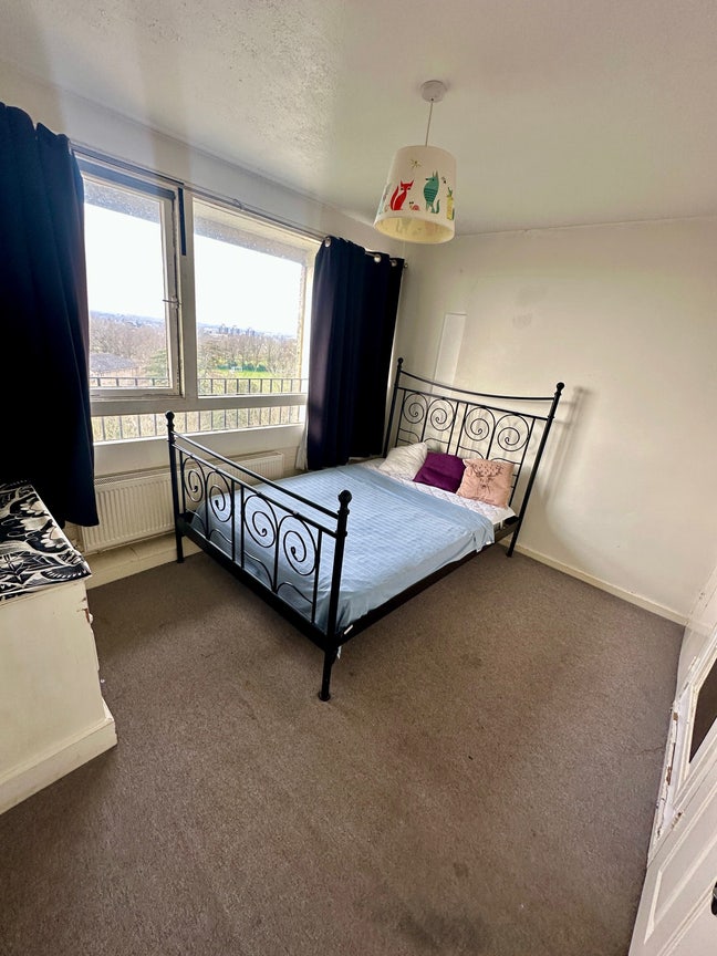 Double room available in Roehampton Main Photo
