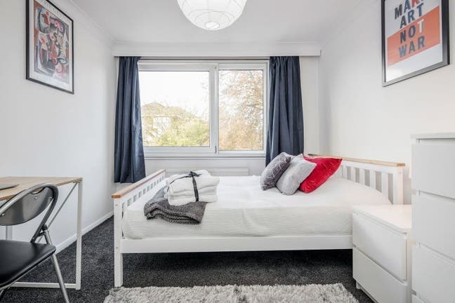 Spacious Modern Double Bedroom In Isleworth TW7 Main Photo