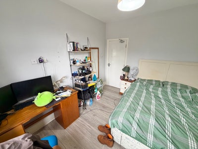 Large Bright Double Room - Lovely house   Main Photo