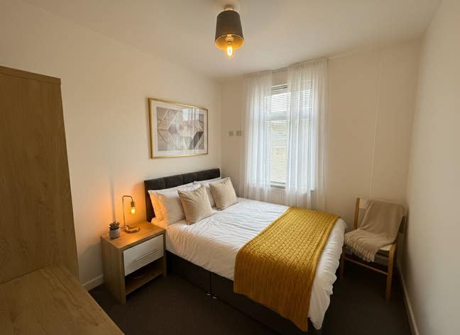 Affordable room at 213 Alton St a 6 BR house Main Photo