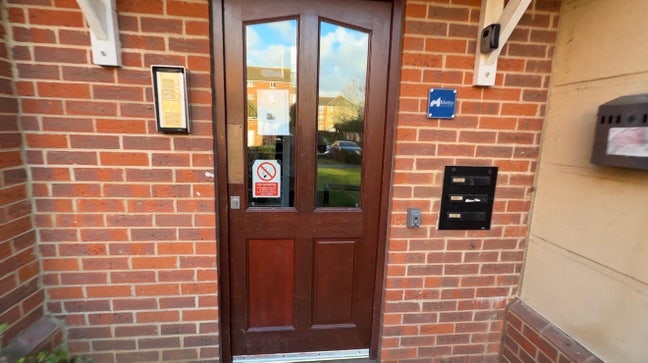 2 Ground Floor Bedroom Flat  Main Photo