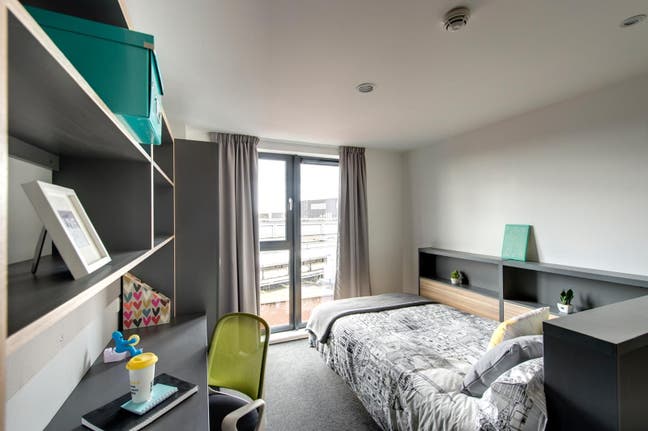 Modern Studio in Student Accommodation – All Bills Main Photo