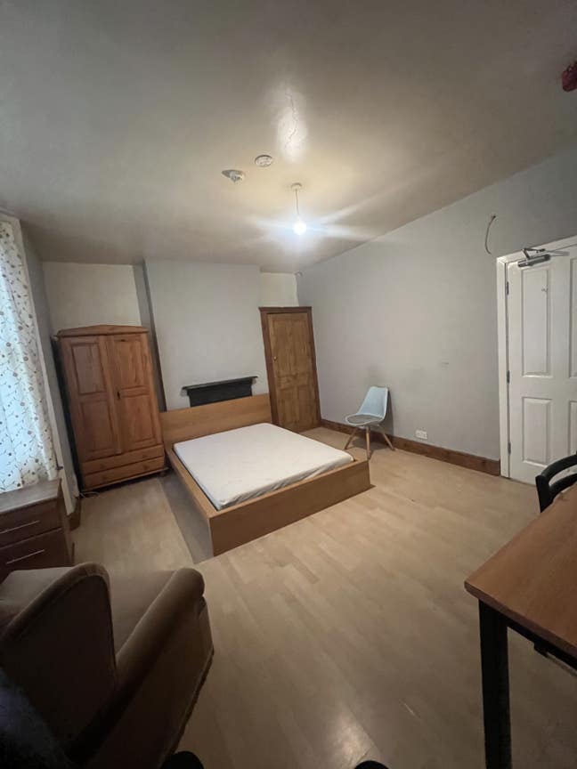 Room Available Main Photo