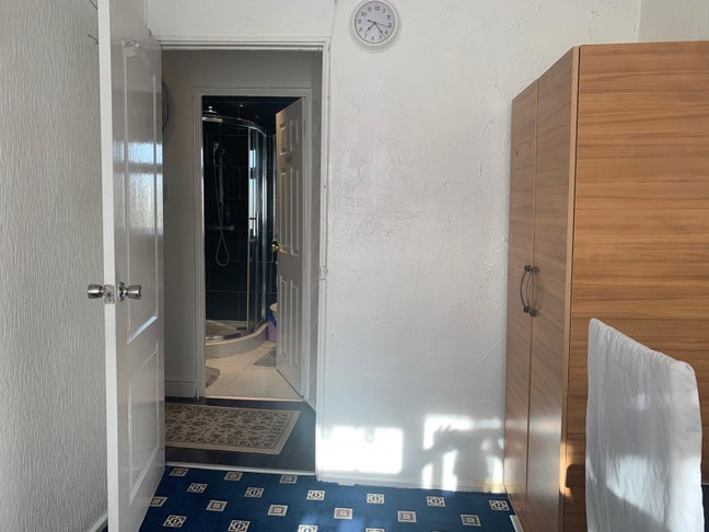 Clean, spacious Double room for &pound;120 p/w Main Photo