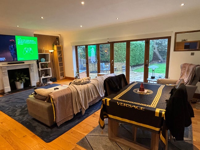 Two Bright Double Rooms in a Stylish 2-Bed House Main Photo