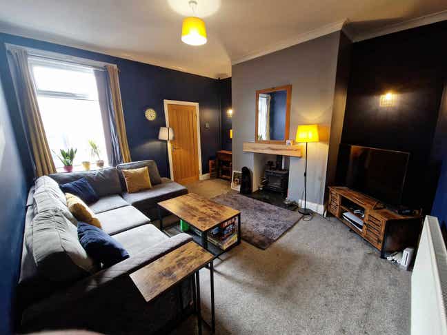 Double Bed + Private Office - Bills Included  Main Photo