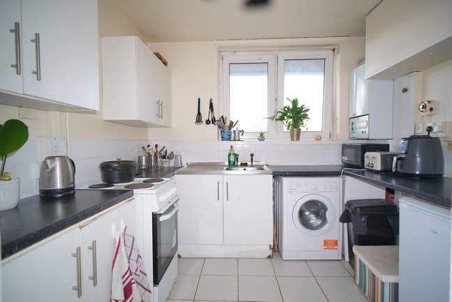 Double Room+Balcony–Opp Vicky Park+Canal 🌿✨🚴 Main Photo