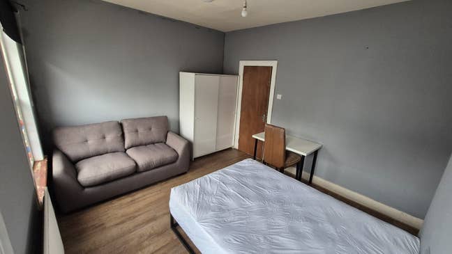  Huge Double Room in Seven Sisters Station Main Photo