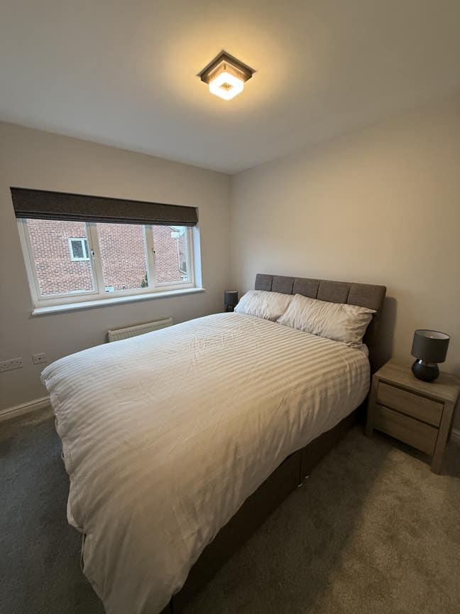 Double Room for Professional / Contractor Mon-Fri Main Photo