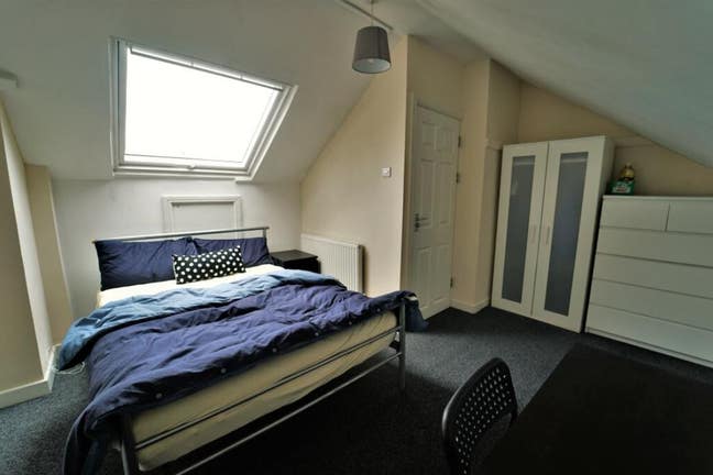 Double Room in Lenton Student House – &pound;140pppw All Main Photo