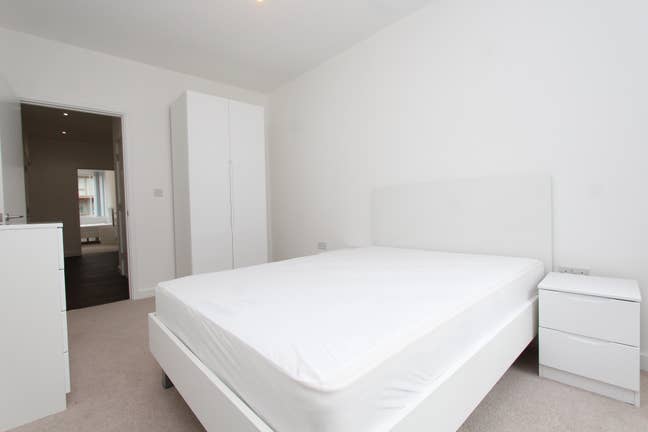 Spacious Modern Living!  Main Photo