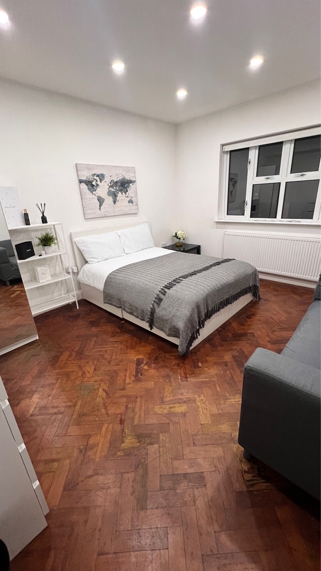 Spacious DR| Jubilee line | 10 mins Ldn Br / C Whf Main Photo