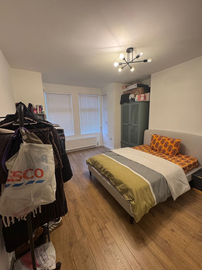 Room for rent  Main Photo