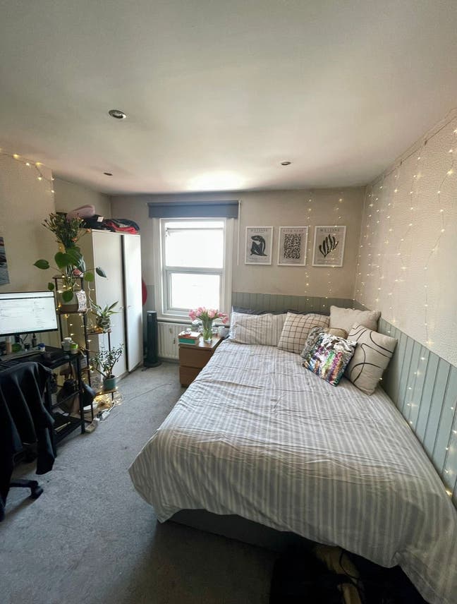 Bright Double Room in Sociable Camberwell House Main Photo