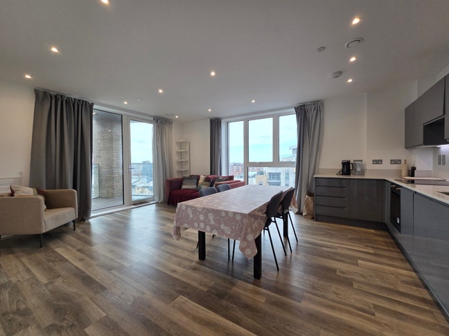 Battersea – 2 Bedrooms Flat Main Photo