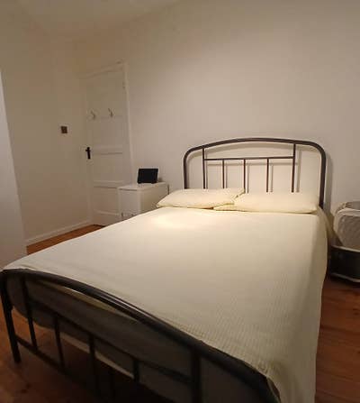 Double room in friendly, professional shared house Main Photo