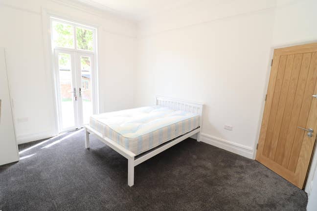 Xl Double Room with Garden !!- Ealing Main Photo