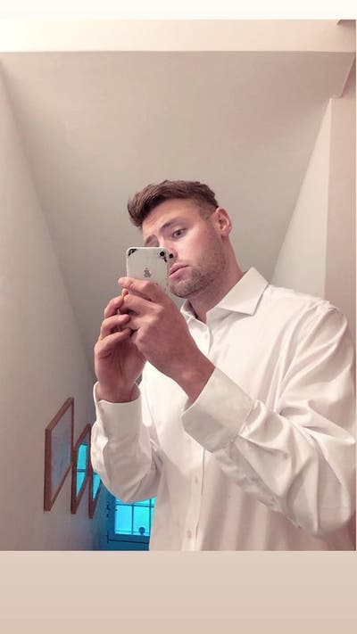 I am a professional male aged 30. I am lookin... Main Photo