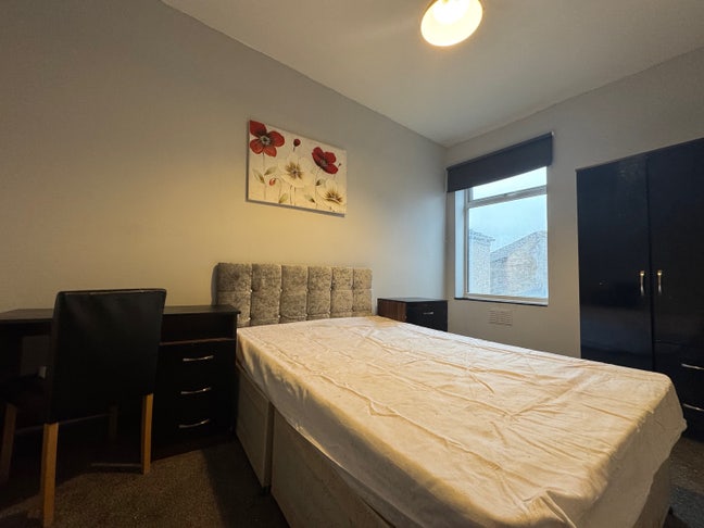 Double Room , near to Sidney Park Main Photo