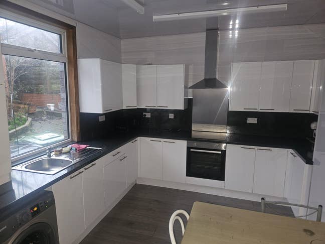 Kirkstall - Victoria Park Ave - Newly Refurbished Main Photo