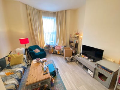 One-Bedroom Garden Flat - Stoke Newington Main Photo