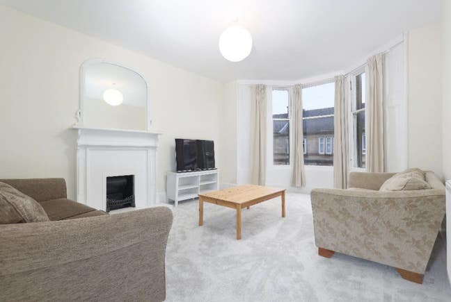 Large 5-bed flatshare beside Queen’s Park Main Photo