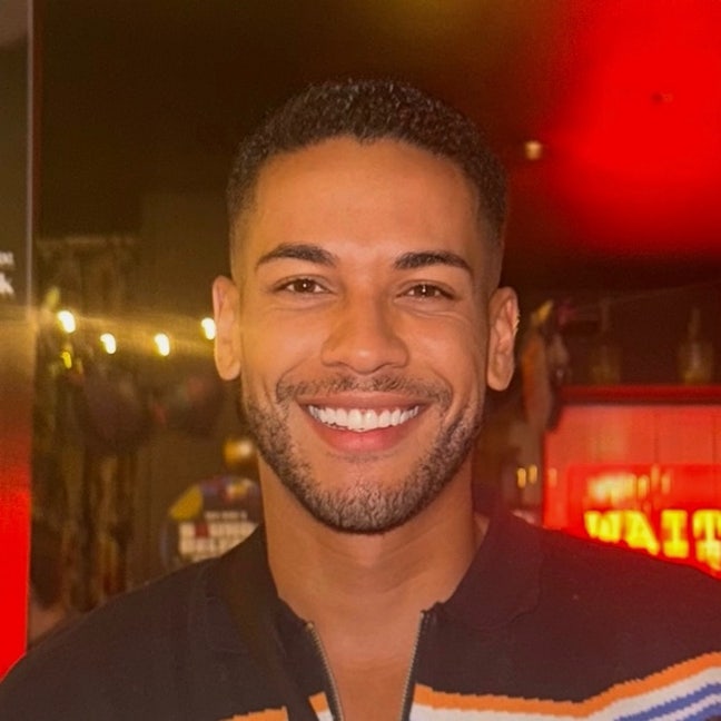 I’m looking for flatmate that is profession... Main Photo