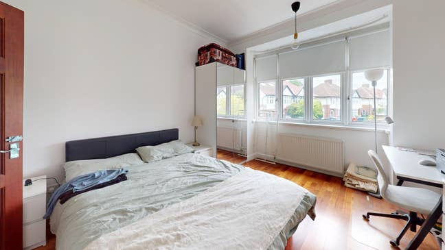 Ensuite - Quiet House - Couples - Large Main Photo