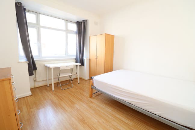 New rooms in Stratford E15 in house with garden Main Photo