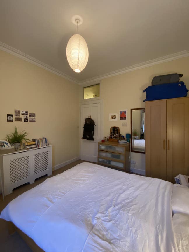 Double bedroom in central Marchmont flat Main Photo
