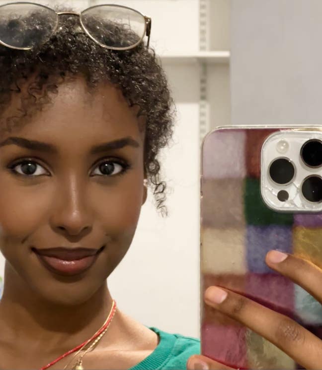 Professional Female seeks a double room Main Photo