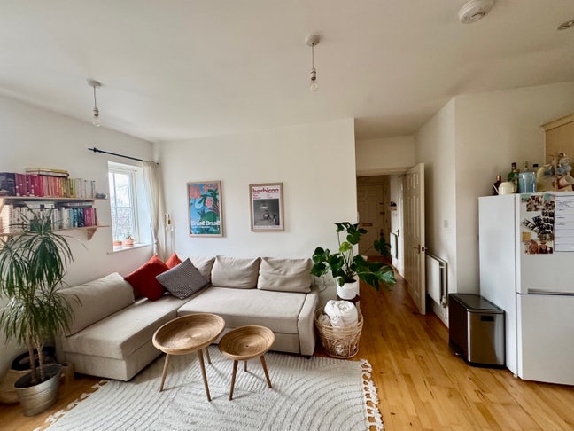 Spacious & bright 1 bedroom flat in Peckham Main Photo