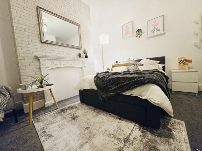 Rarely Available! City Centre Ensuite Double! 🏡 Main Photo