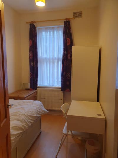 Single Room to rent in a family terraced house Main Photo