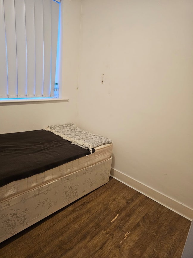 Single room available in bedford Main Photo