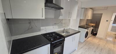 Brand New Single Ensuite Near Watford Junction   Main Photo