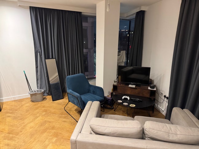 Stunning Double Room With Own Bathroom In NQ  Main Photo