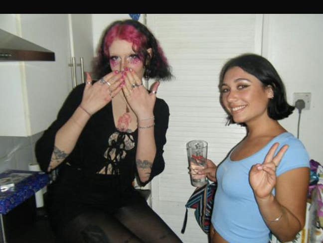 BFFS looking for a buddy up!! Main Photo