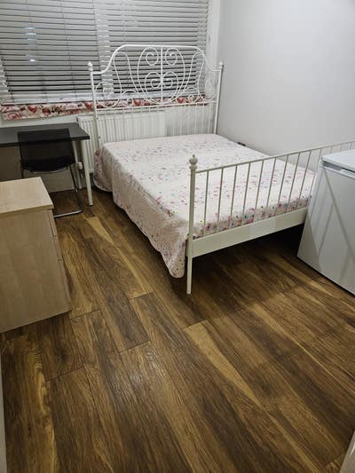 Double room in New Malden Main Photo