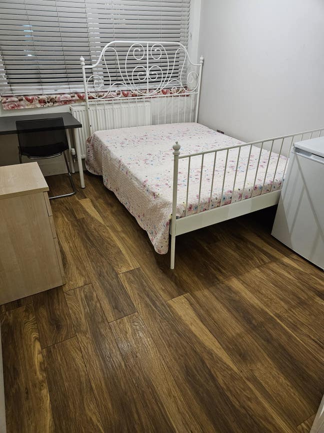 Double room in New Malden Main Photo