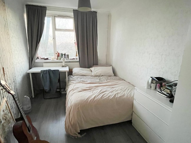 Cozy Room near Central London  Main Photo